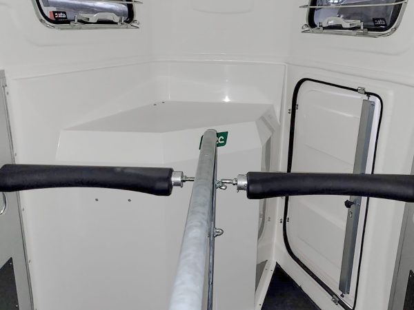 APT 2500 Thensa - Sølv metallic - med XXL sadelkammer - Image 2